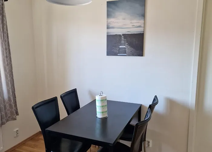 J-apartment Close To Triaden *