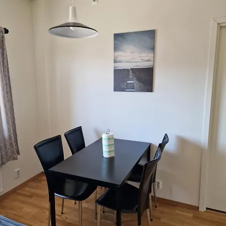 J-apartment Close To Triaden *